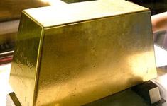cube d'or de prs de 250kg