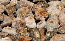 pierres avec or incrust